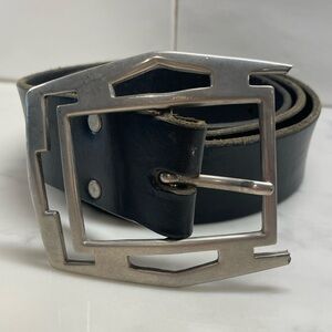 QUOIO Black Leather Men’s Belt with Silver Geometric Buckle
